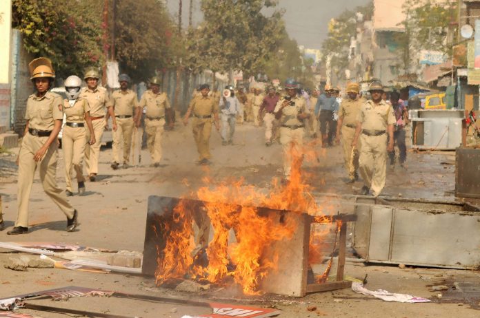 Maharashtra CM Fadnavis Promises Inquiry Into Violence After Bandh Cripples Mumbai, Pune