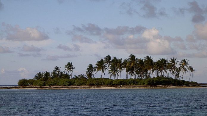 800px-Lakshadweep_island An island in the Lakshadweep archipelago | Wikimedia Commons